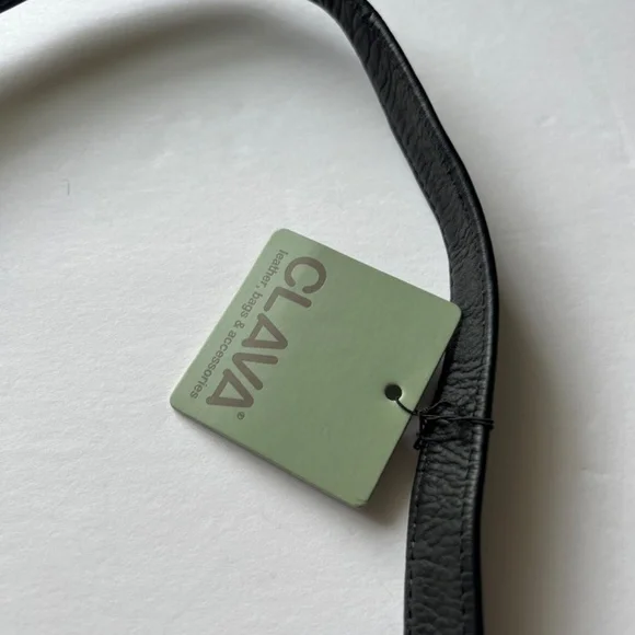 CLAVA LEATHER WALLET WAIST PACK - Summer Travel? Keep it all Together. - Picture 6 of 9